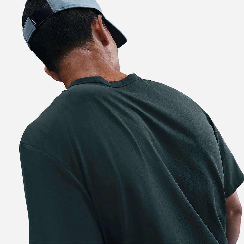HV0382-390 MEN'S NIKE DRI-FIT UV HYVERSE T-SHIRT