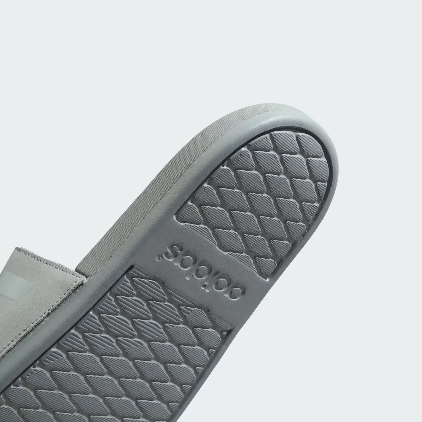 HQ8353 Adidas Trac Slides