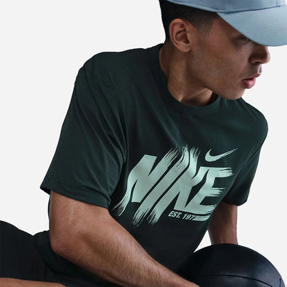 HV0382-390 MEN'S NIKE DRI-FIT UV HYVERSE T-SHIRT