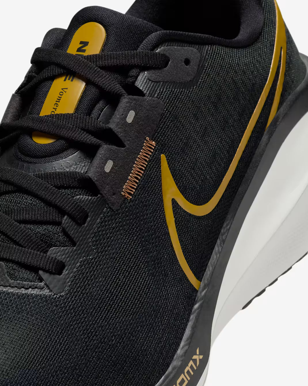 FB1309-102-NIKE VOMERO 17