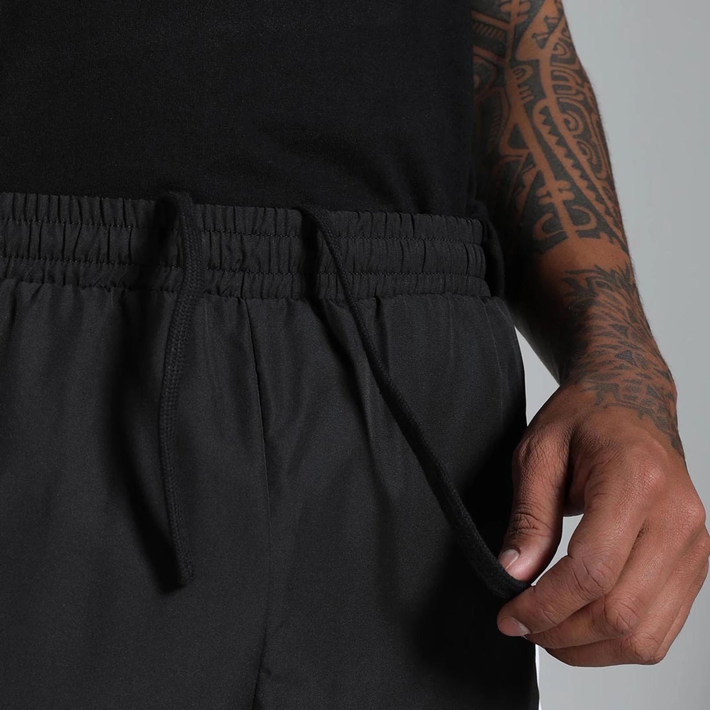 68705201 ESS Zippered Woven Shorts PUMA Black